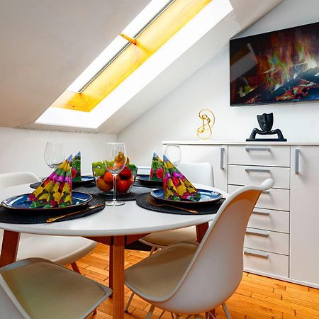 Golden River Apartment Praga Exterior foto